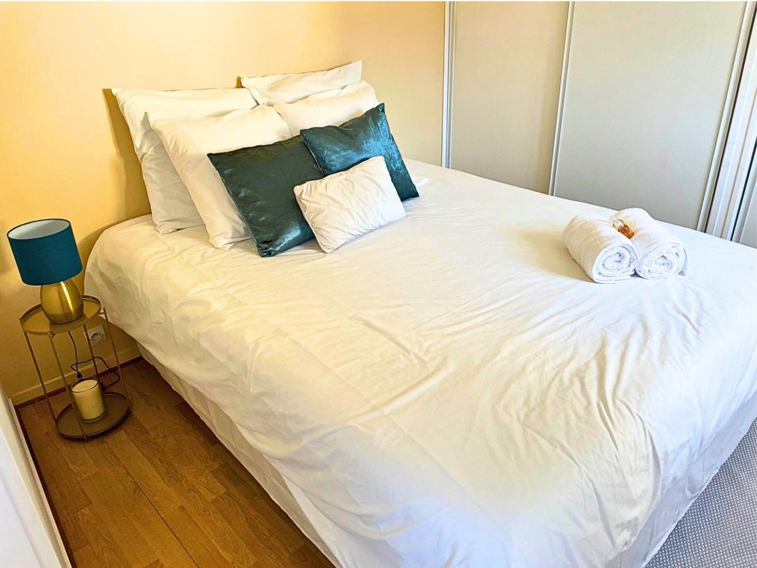 Appart Cosy Renove Avec Ac Hypercentre ヌムール エクステリア 写真
